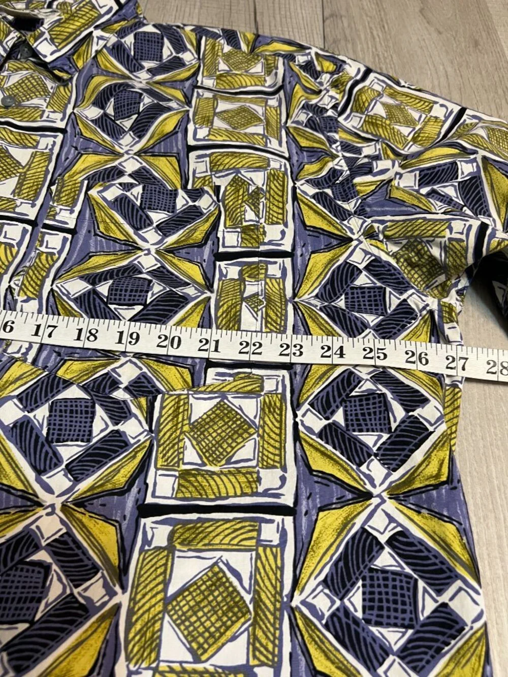 Vintage 90s Banana Republic Safari Travel Geometric Abstract Short Sleeve Shirt